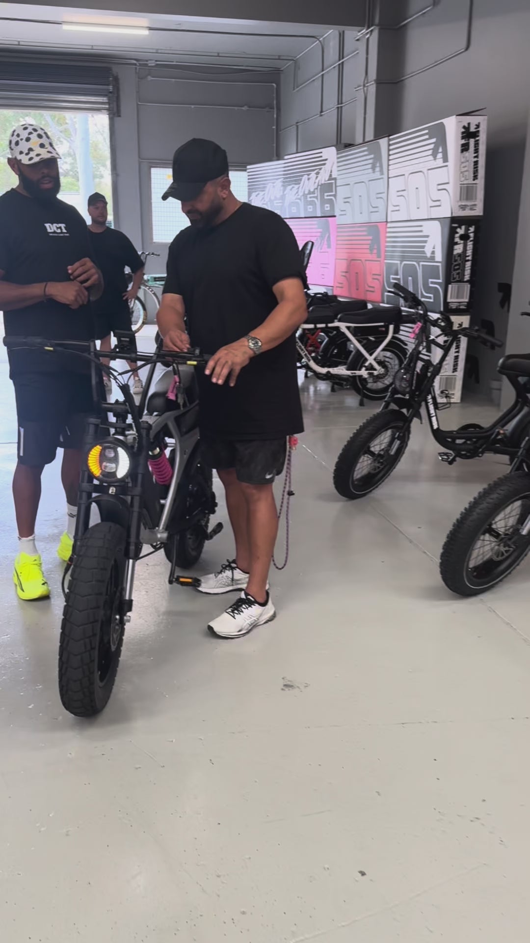 Load video: FR555 - Pink