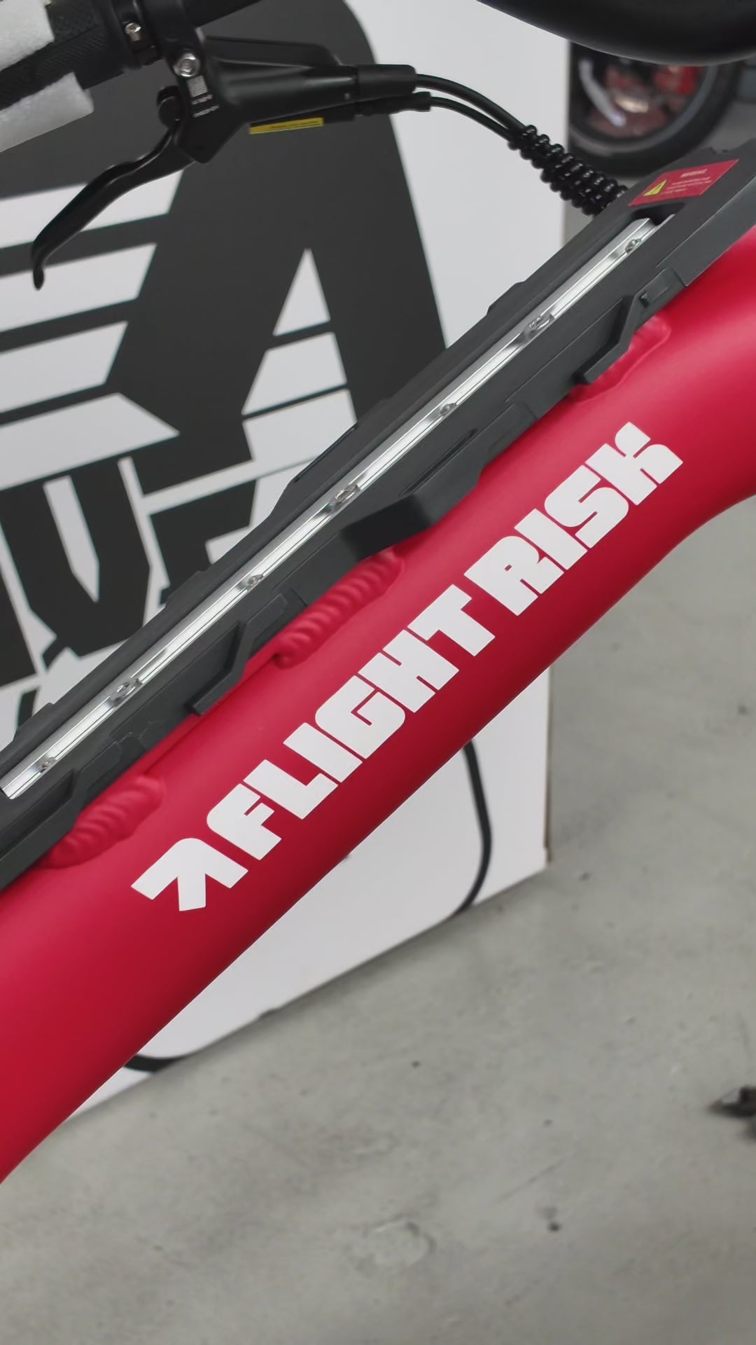 Load video: FR666 - RED